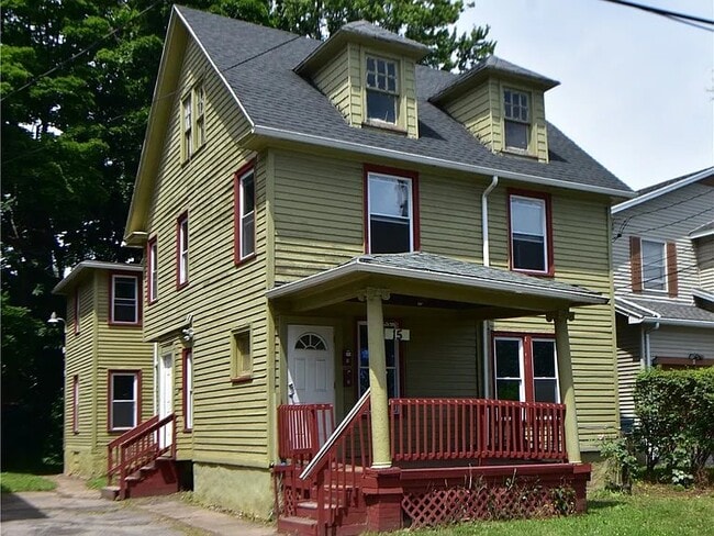 Building Photo - 15 St Clair St Unit 2
