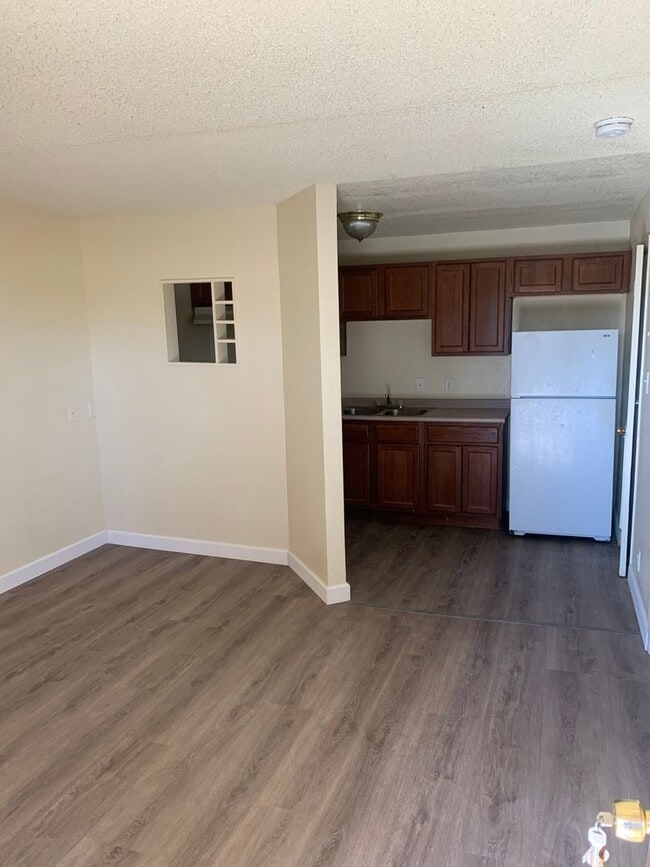 Building Photo - 1 Bedroom 1 Bath In Central Las Vegas Unit 5