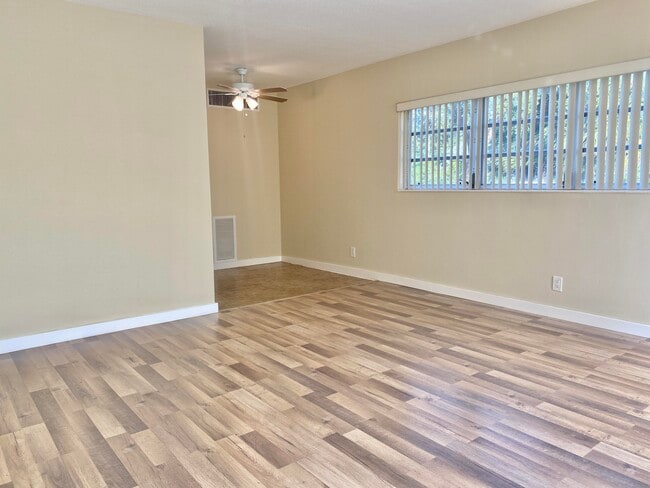 Photo - 2303 S Federal Hwy Unit 1