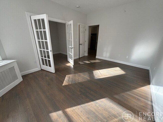 Photo - 19 Peterborough St Unit 1