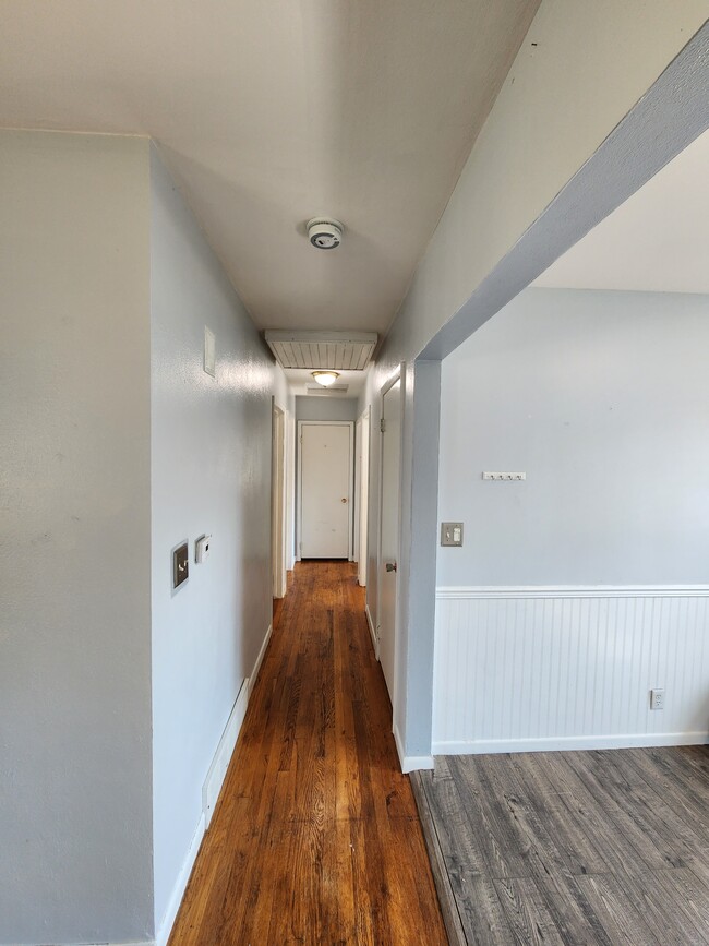 Photo - 3235 W 16th St