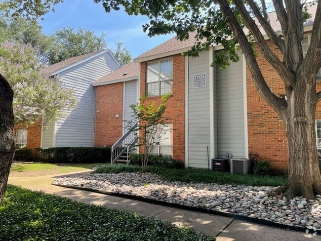 Building Photo - 2105 St Michaels Dr Rental