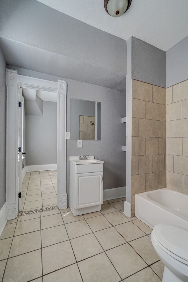 Photo - 605 Nino Aguilera St Unit A