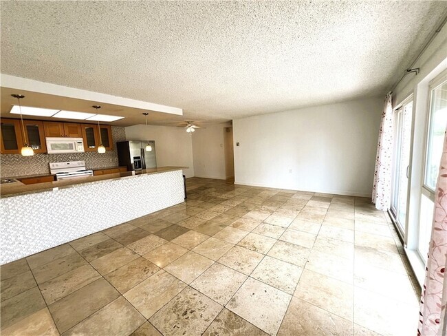 Building Photo - 2265 Via Puerta Unit N Rental