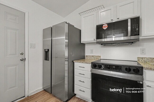 2634 Oasis Ln