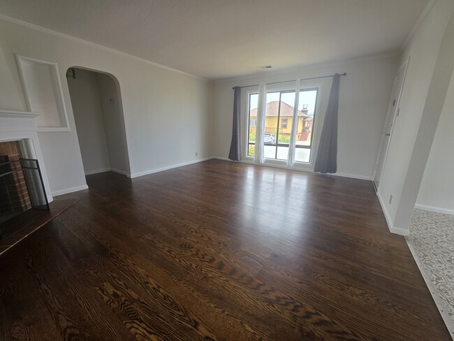 Photo - 616 Miramontes St