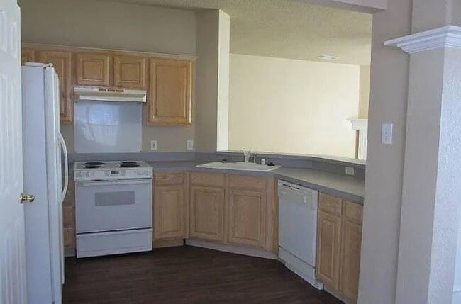 Photo - 1700 Farmington Dr