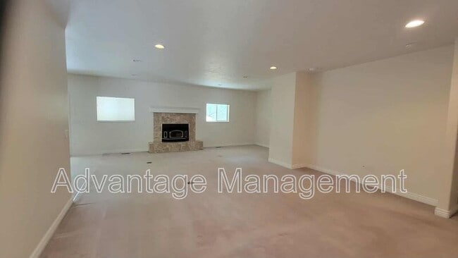 Photo - 5969 W 6800 N