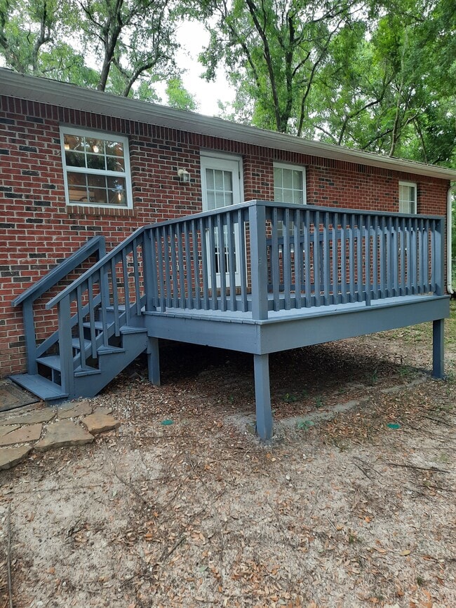 Photo - 875 Georgia St