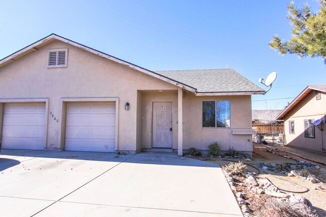 Building Photo - 3200 N Greg Dr Unit #B