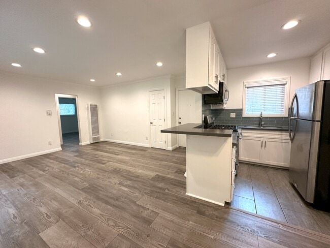 Building Photo - 2660 Glendale Blvd Unit 2 Rental