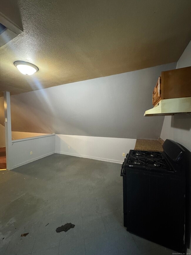 Photo - 421 Blatchley Ave Unit 3