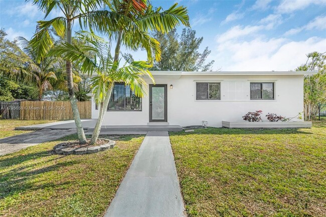 Photo - 3241 SW 40th Ave House