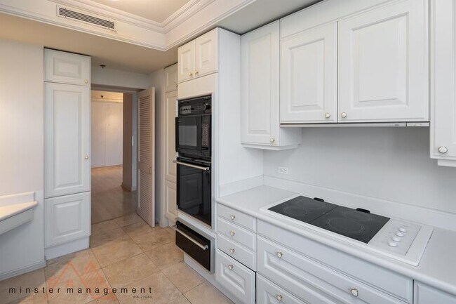 Photo - 1080 S Beretania St.