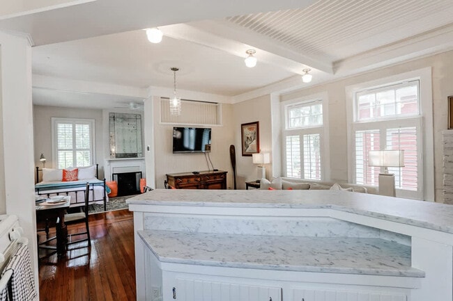 Photo - 916 Howard St Unit ID1386554P