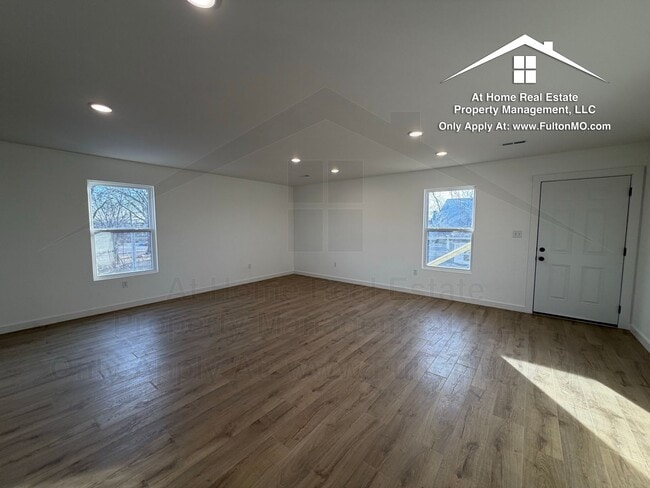 Photo - 508 E 8th St