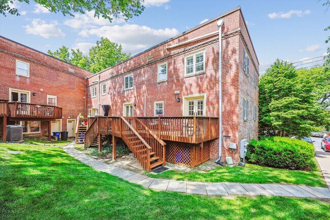 Photo - 6705 Hillandale Rd