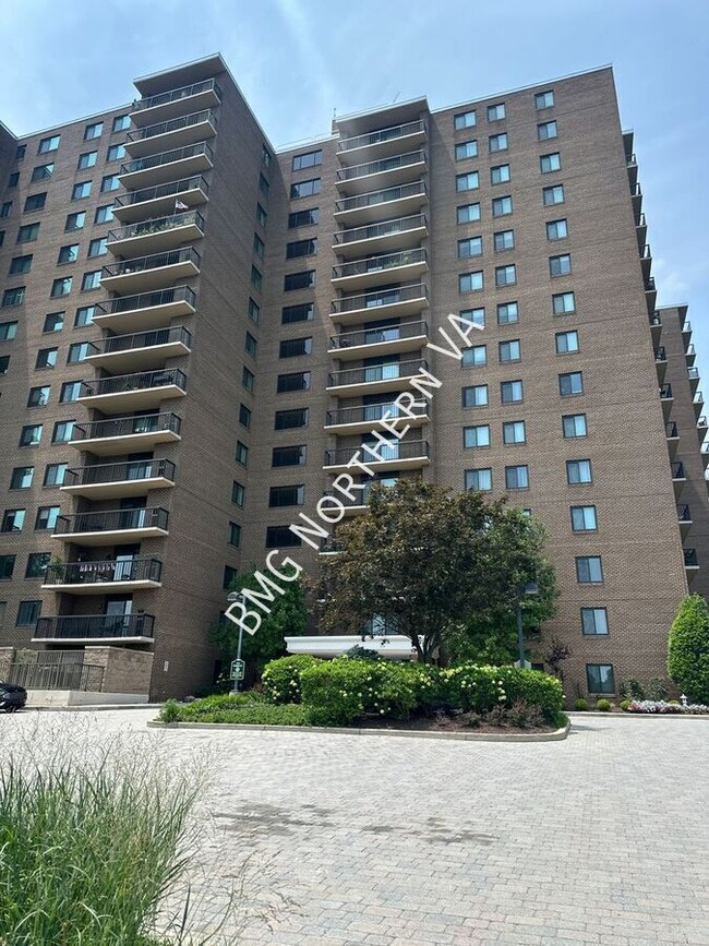 Photo - 200 N Pickett St