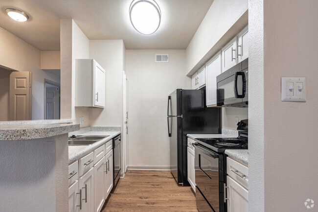 2BR, 1BA - 970SF