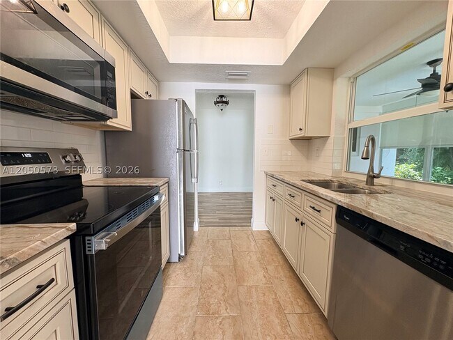 Photo - 140 NW 27th St
