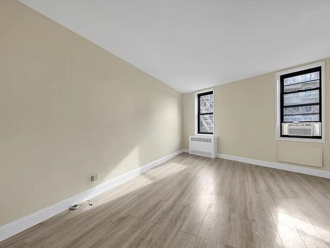 Photo - 50 Shore Blvd