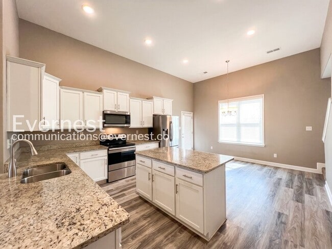 Photo - 5670 Matthew Dr