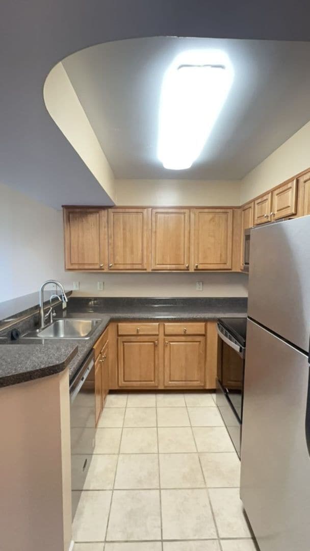 Photo - Great unit at LAUREL STATION for $3300 - monthly rent includes two assigned parking spaces! Unit 303