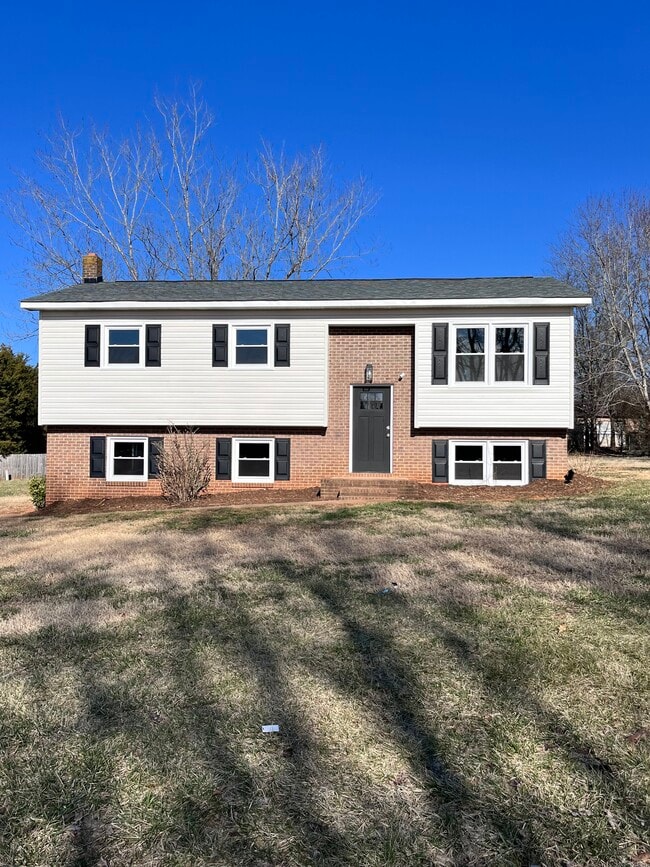 Photo - 2120 Chatham St