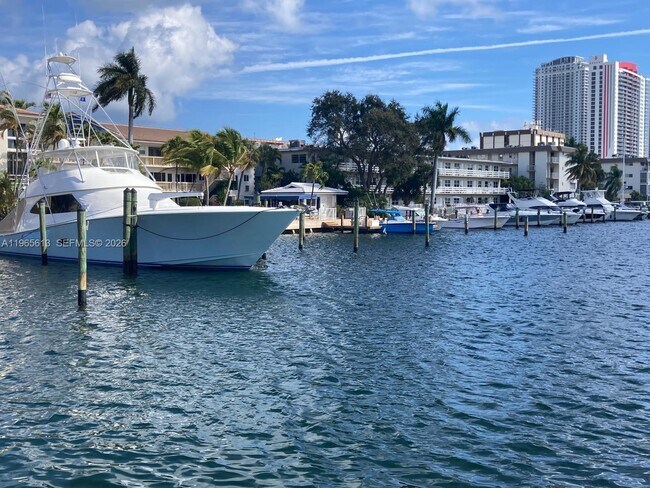 Photo - 462 Golden Isles Dr Unit 206