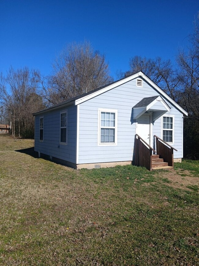 Photo - Cozy ~  2-bedroom, 1-bathroom house