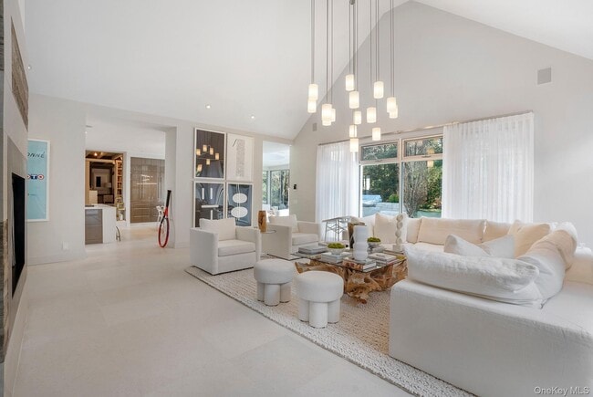 Photo - 7 Rolling Wood Ln