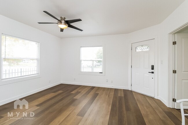 Photo - 702 Dixieanne Ave