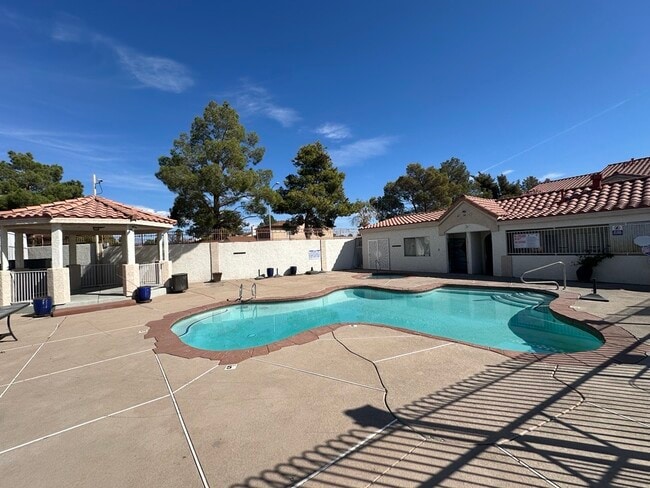 Building Photo - 6928 Oyster Shell Dr Rental