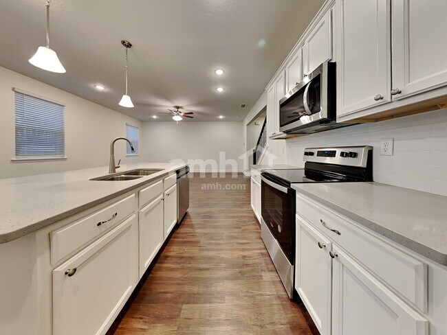 Photo - 497 Onate Cir