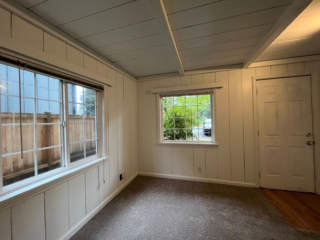2727-B NE 92nd Street