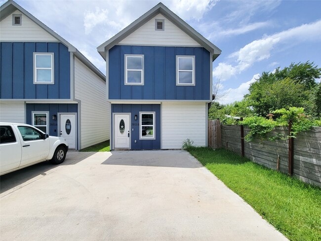 Building Photo - 7813 Hirsch Rd