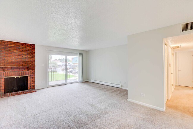 Monaco Parkway Apartments
