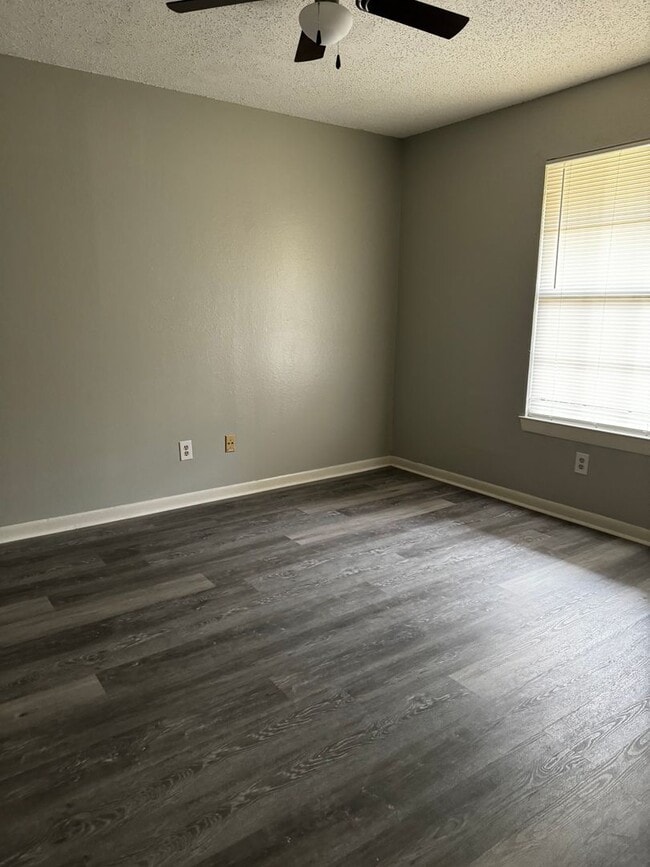 Photo - Charming 2/2 Condo Blocks from Baylor Campus! Unit 7