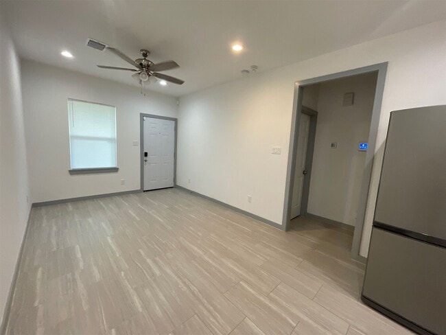 Photo - 5226 Ridgevan St