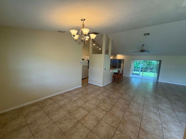 Photo - Your Dream Home Awaits in Port Charlotte!