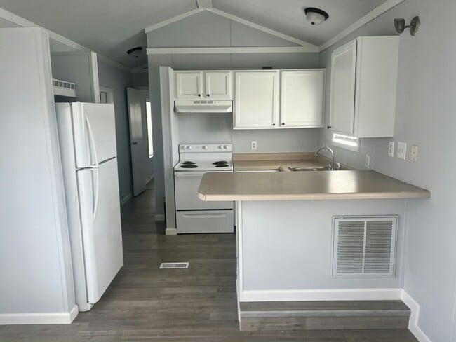 Photo - 1104 Chicago Bulls St