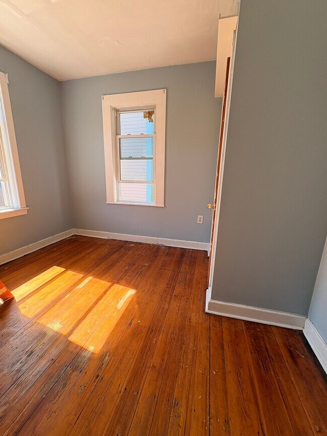 4 Ashley St Unit 2