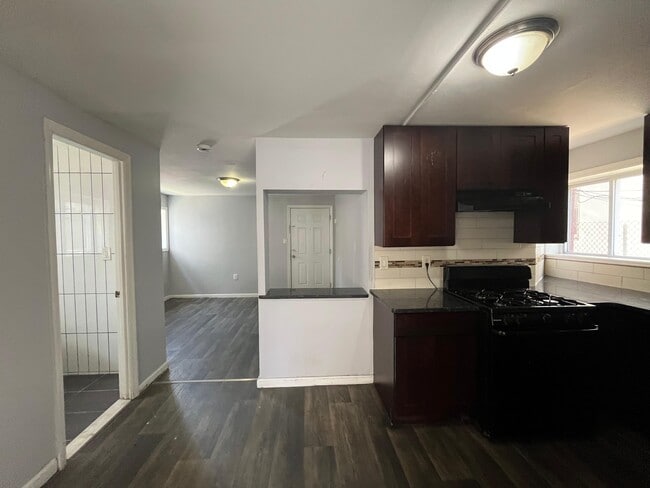 Photo - 98 Old Bergen Rd Unidad BSMT