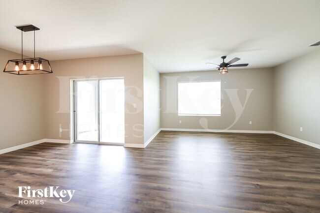 Photo - 480 Burnham Cir