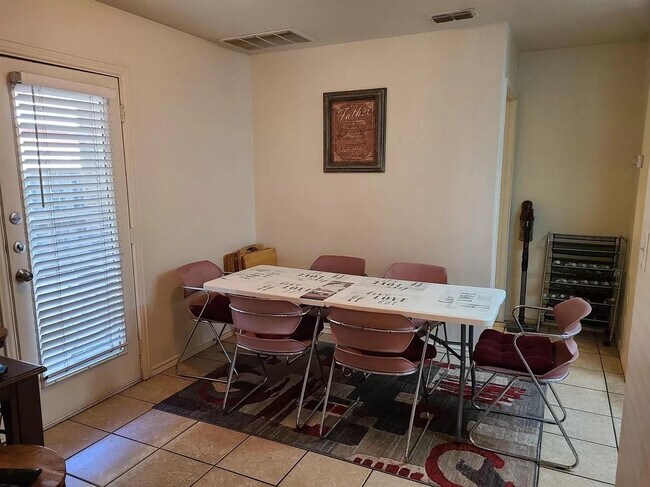 Photo - 304 N Clinton Ave