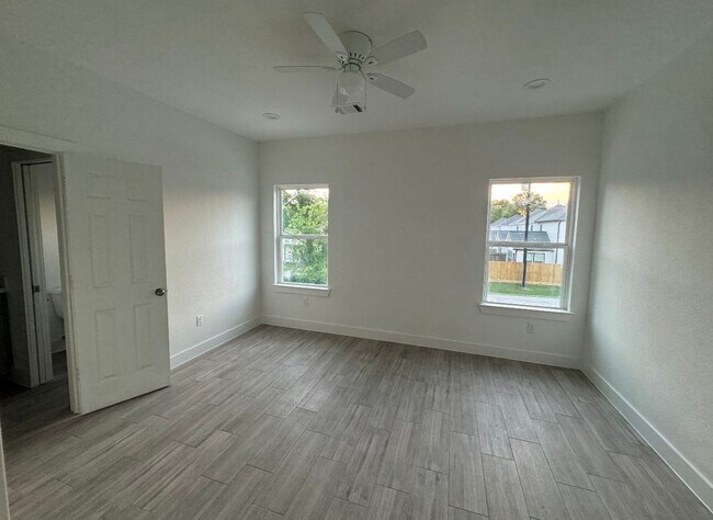 Photo - 7608 Easter St
