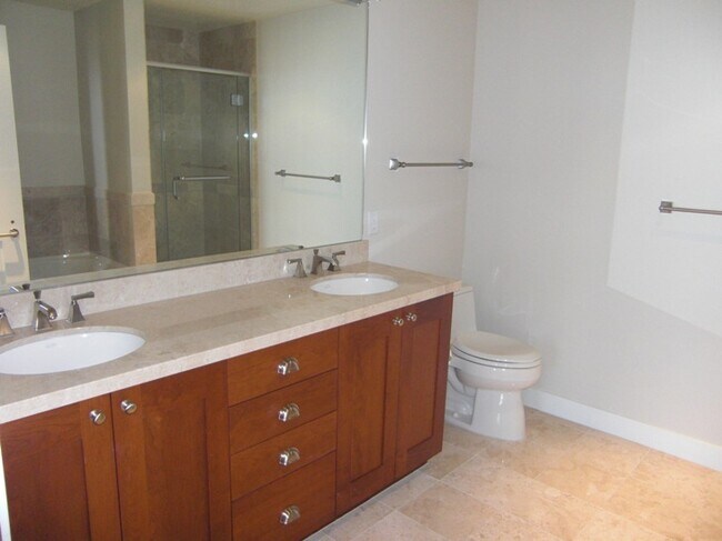 Photo - Electra! Spectacular Water and City views ...