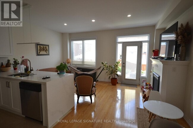 Photo - 656 Asleton Blvd