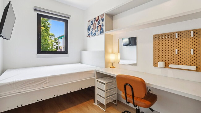 Photo - 1710 N Robertson St