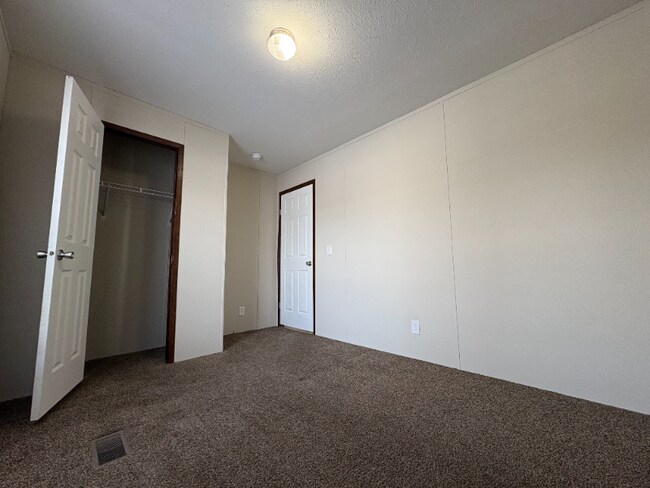 Photo - 377 Hunters Rill